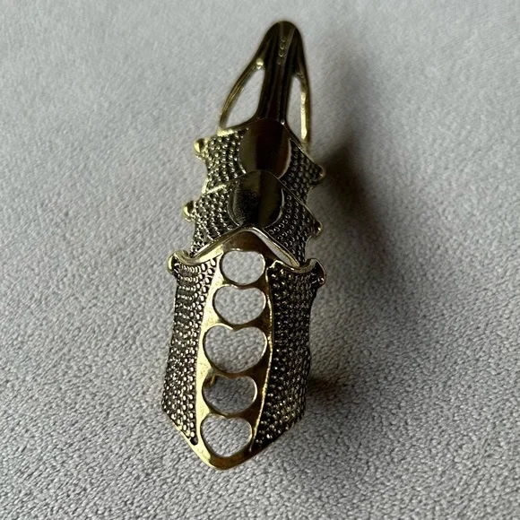 Gold Tone Long Finger Claw Ring ~ Brand New! - Picture 7 of 9